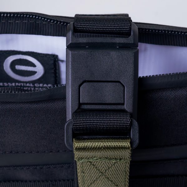 essential gear 14 inch laptop sleeve detail